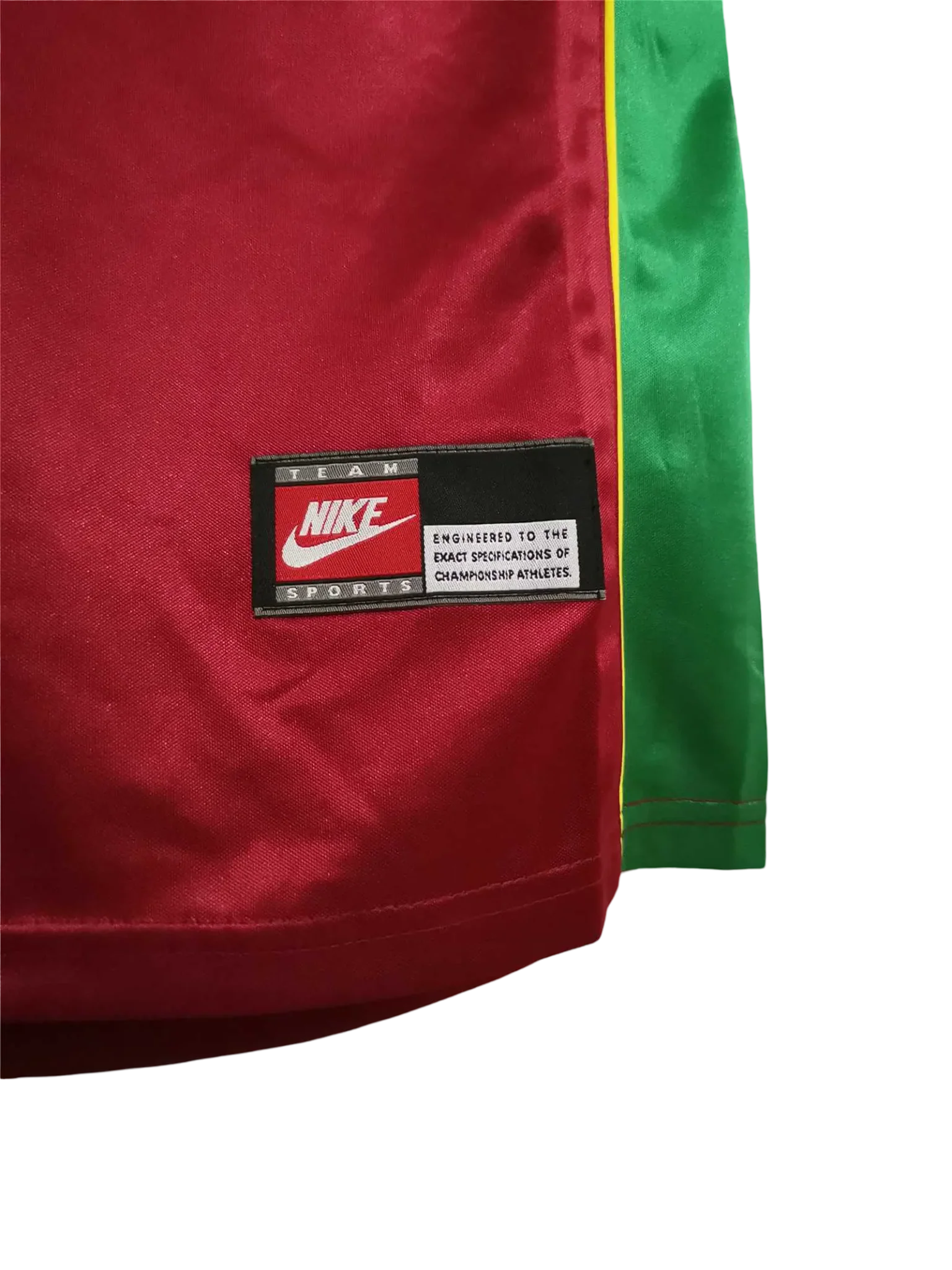 https://cdn.shopify.com/s/files/1/0826/7228/8075/files/19981999-portugal-home-retro-jersey-847872.webp?v=1741198515