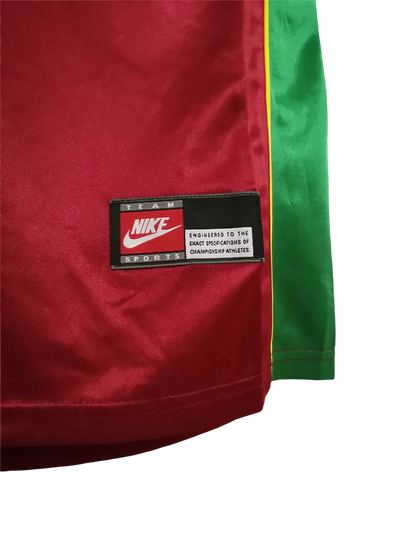 https://cdn.shopify.com/s/files/1/0826/7228/8075/files/19981999-portugal-home-retro-jersey-847872.webp?v=1741198515