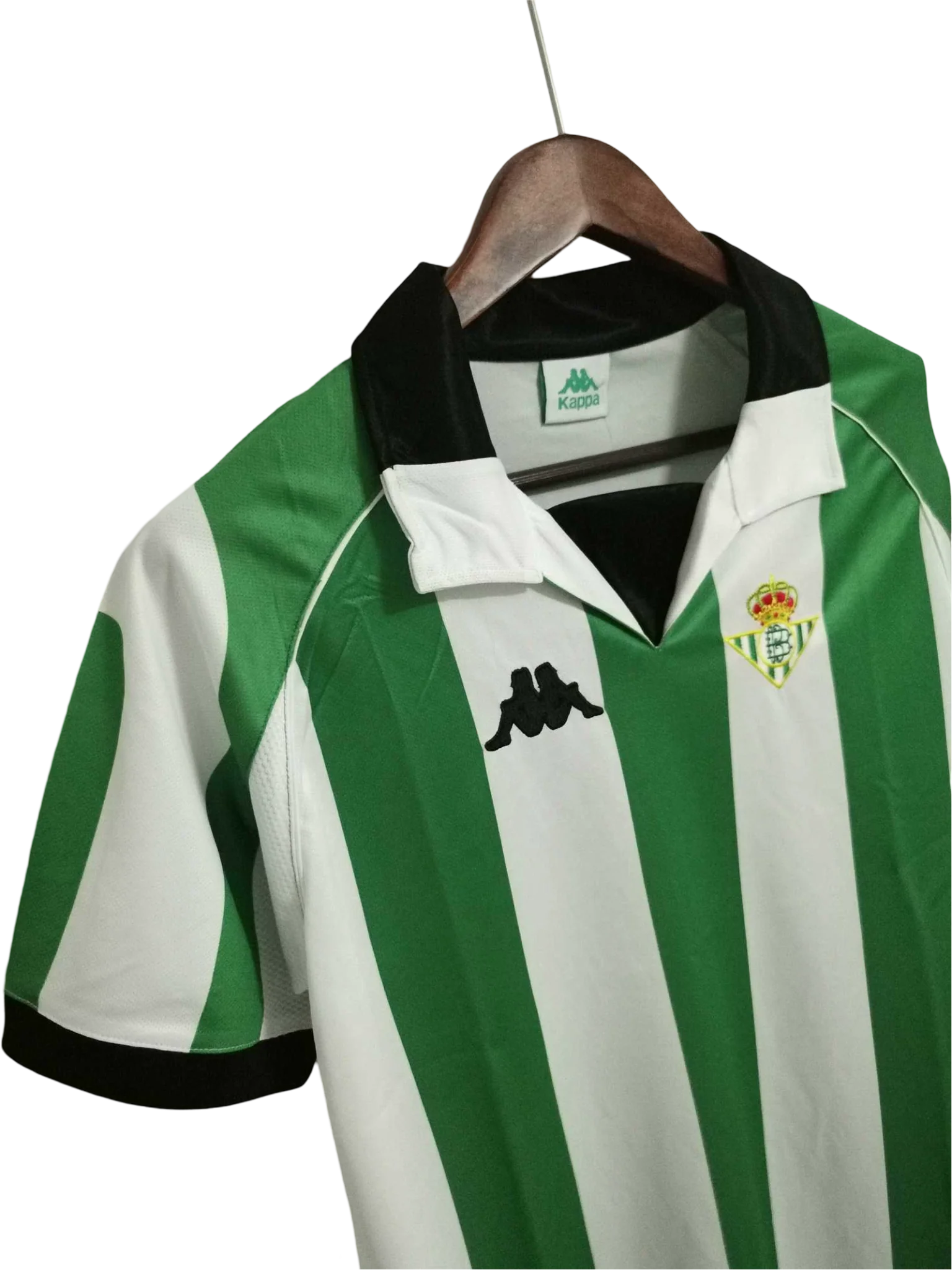 https://cdn.shopify.com/s/files/1/0826/7228/8075/files/19981999-real-betis-home-retro-kit-classickits433-469738.webp?v=1741199039