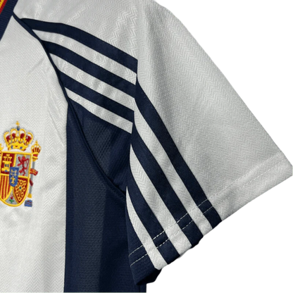 https://cdn.shopify.com/s/files/1/0826/7228/8075/files/19981999-spain-away-retro-kit-classickits433-872372.webp?v=1741198609