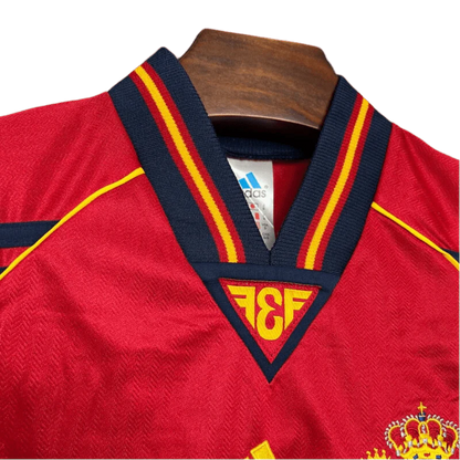 https://cdn.shopify.com/s/files/1/0826/7228/8075/files/19981999-spain-home-retro-kit-classickits433-129600.webp?v=1741198608