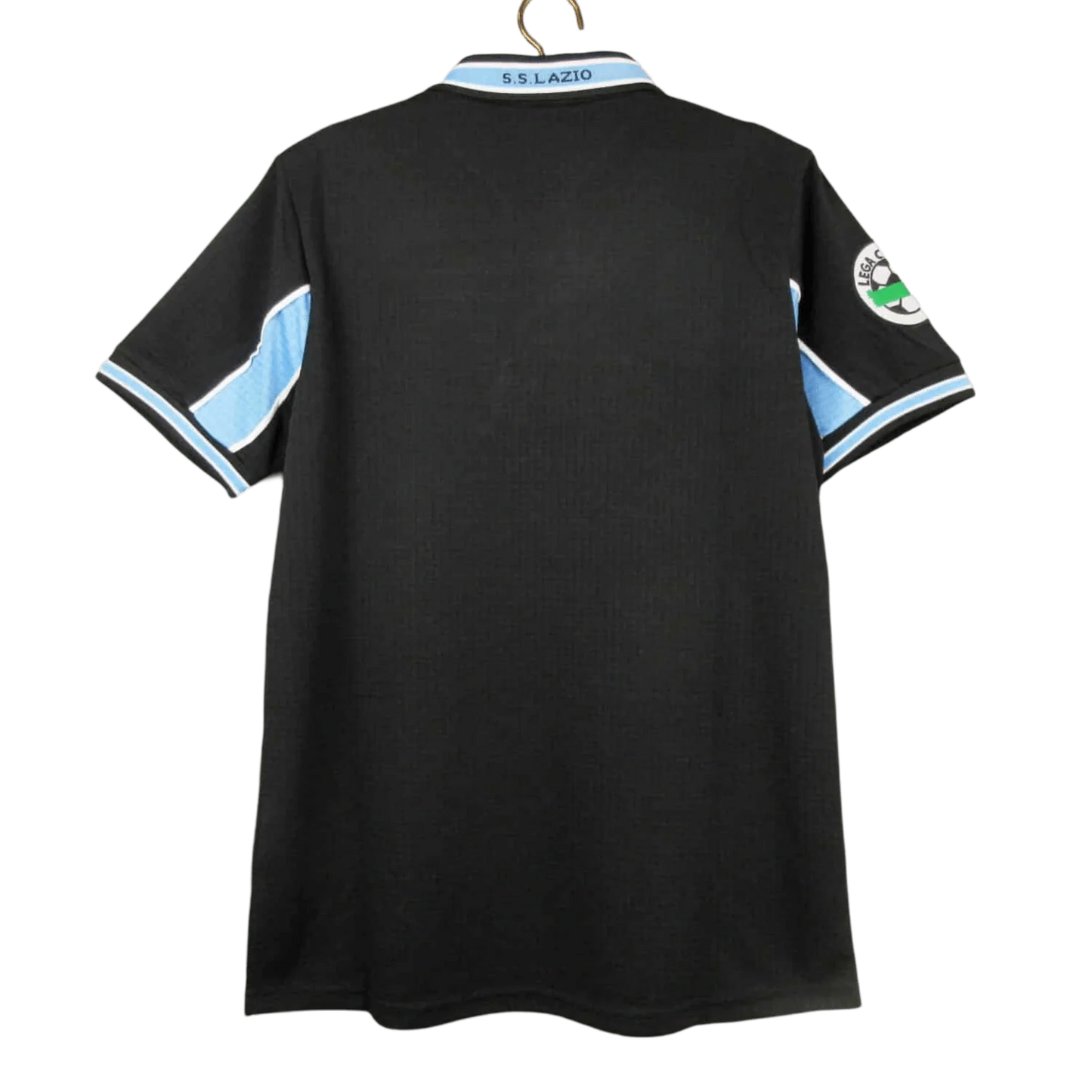 https://cdn.shopify.com/s/files/1/0826/7228/8075/files/19982000-lazio-cirio-black-third-retro-kit-classickits433-170103.webp?v=1741199014