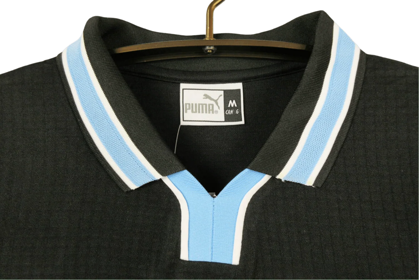 https://cdn.shopify.com/s/files/1/0826/7228/8075/files/19982000-lazio-cirio-black-third-retro-kit-classickits433-296096.webp?v=1741199016
