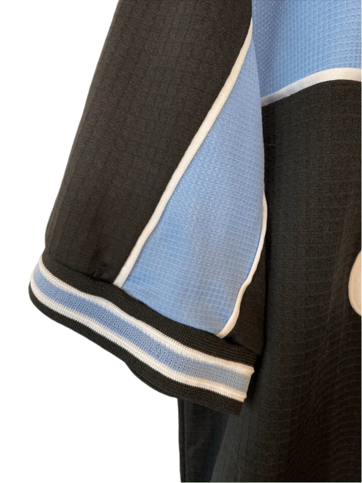 https://cdn.shopify.com/s/files/1/0826/7228/8075/files/19982000-lazio-cirio-black-third-retro-kit-classickits433-530550.webp?v=1741199015