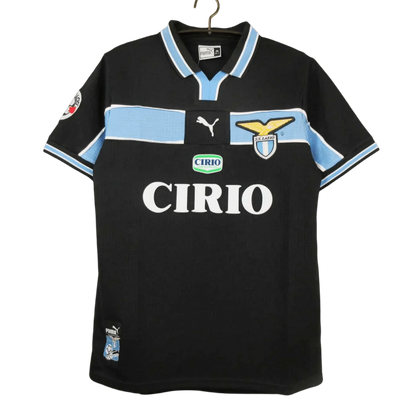 https://cdn.shopify.com/s/files/1/0826/7228/8075/files/19982000-lazio-cirio-black-third-retro-kit-classickits433-568510.webp?v=1741199015