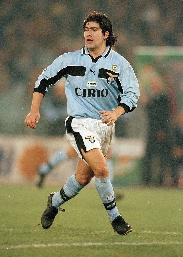 https://cdn.shopify.com/s/files/1/0826/7228/8075/files/19982000-lazio-cirio-home-retro-kit-classickits433-861108.webp?v=1741199035