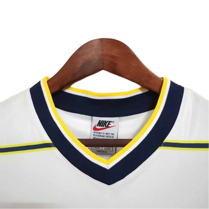 https://cdn.shopify.com/s/files/1/0826/7228/8075/files/1999-boca-juniors-quilmes-away-retro-jersey-at-govintagejersey-store-635150.webp?v=1741197186