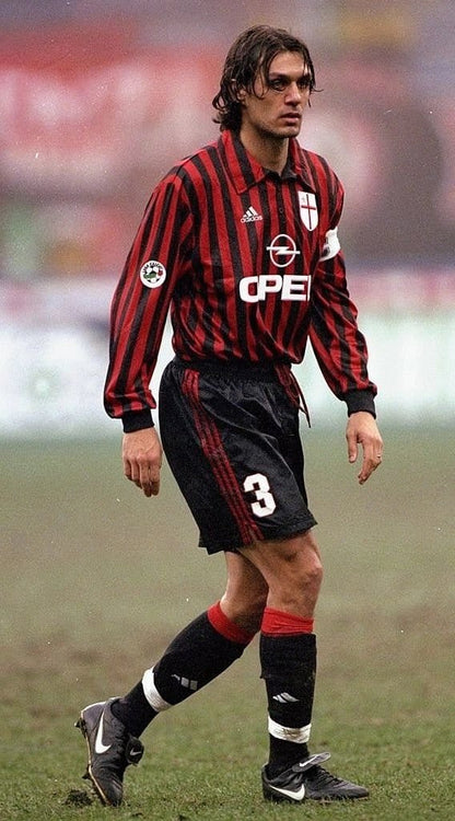 https://cdn.shopify.com/s/files/1/0826/7228/8075/files/19992000-ac-milan-opel-home-retro-kit-classickits433-140607.webp?v=1741198809
