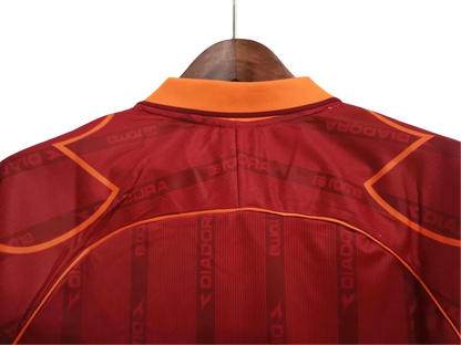 https://cdn.shopify.com/s/files/1/0826/7228/8075/files/19992000-as-roma-ina-assitalia-diadora-home-retro-kit-classickits433-756253.webp?v=1741199015