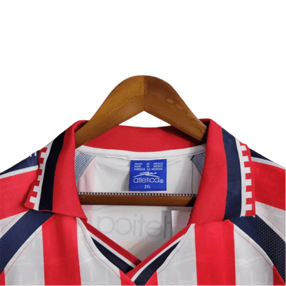 https://cdn.shopify.com/s/files/1/0826/7228/8075/files/19992000-chivas-guadalajara-cemento-tolteca-home-retro-jersey-336068.webp?v=1741197180