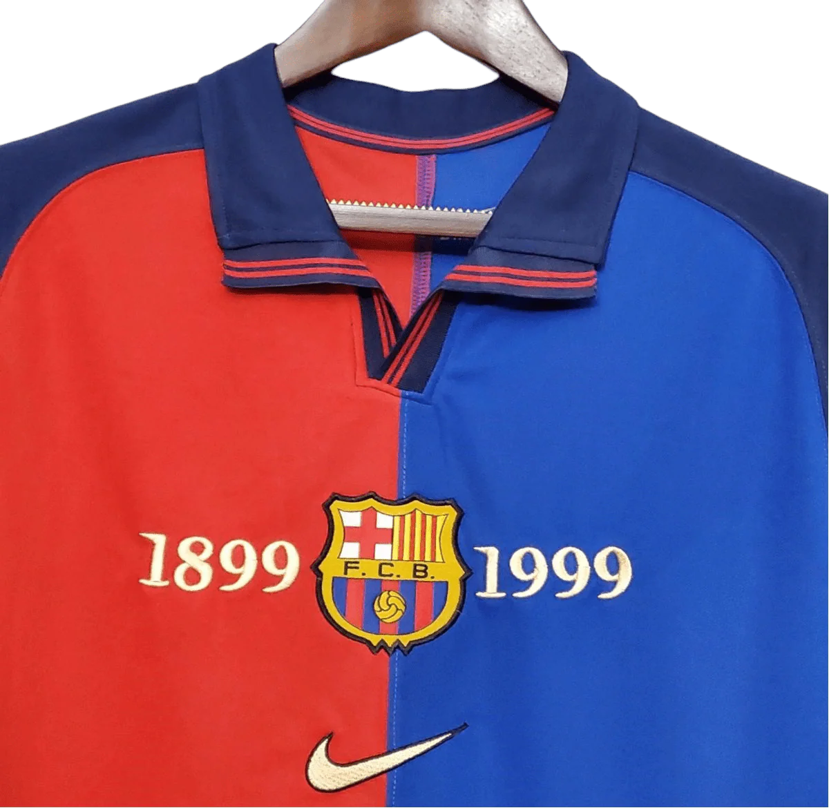 https://cdn.shopify.com/s/files/1/0826/7228/8075/files/19992000-fc-barcelona-100th-anniversary-kit-18991999-blue-and-red-jersey-classickits433-172699.webp?v=1741199037