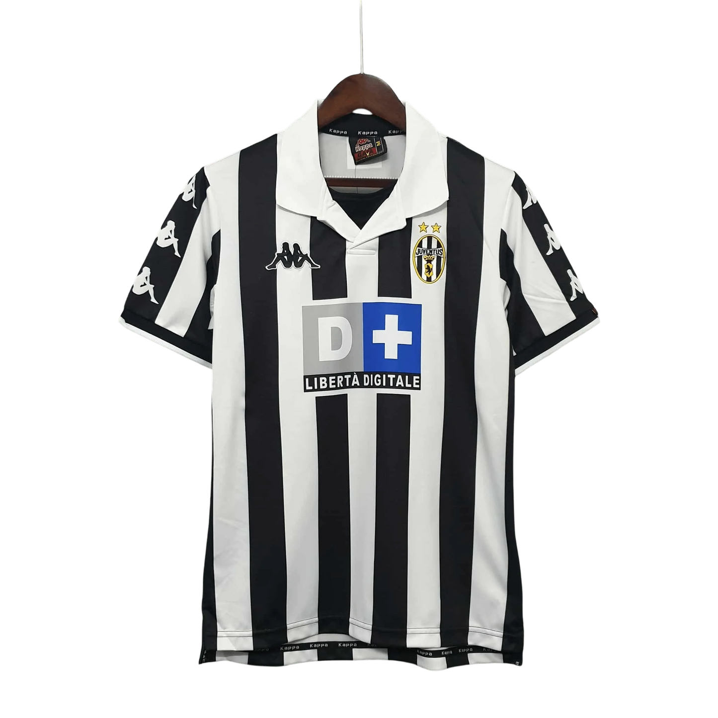 https://cdn.shopify.com/s/files/1/0826/7228/8075/files/19992000-juventus-d-liberta-digitale-home-retro-kit-classickits433-312234.webp?v=1741198797