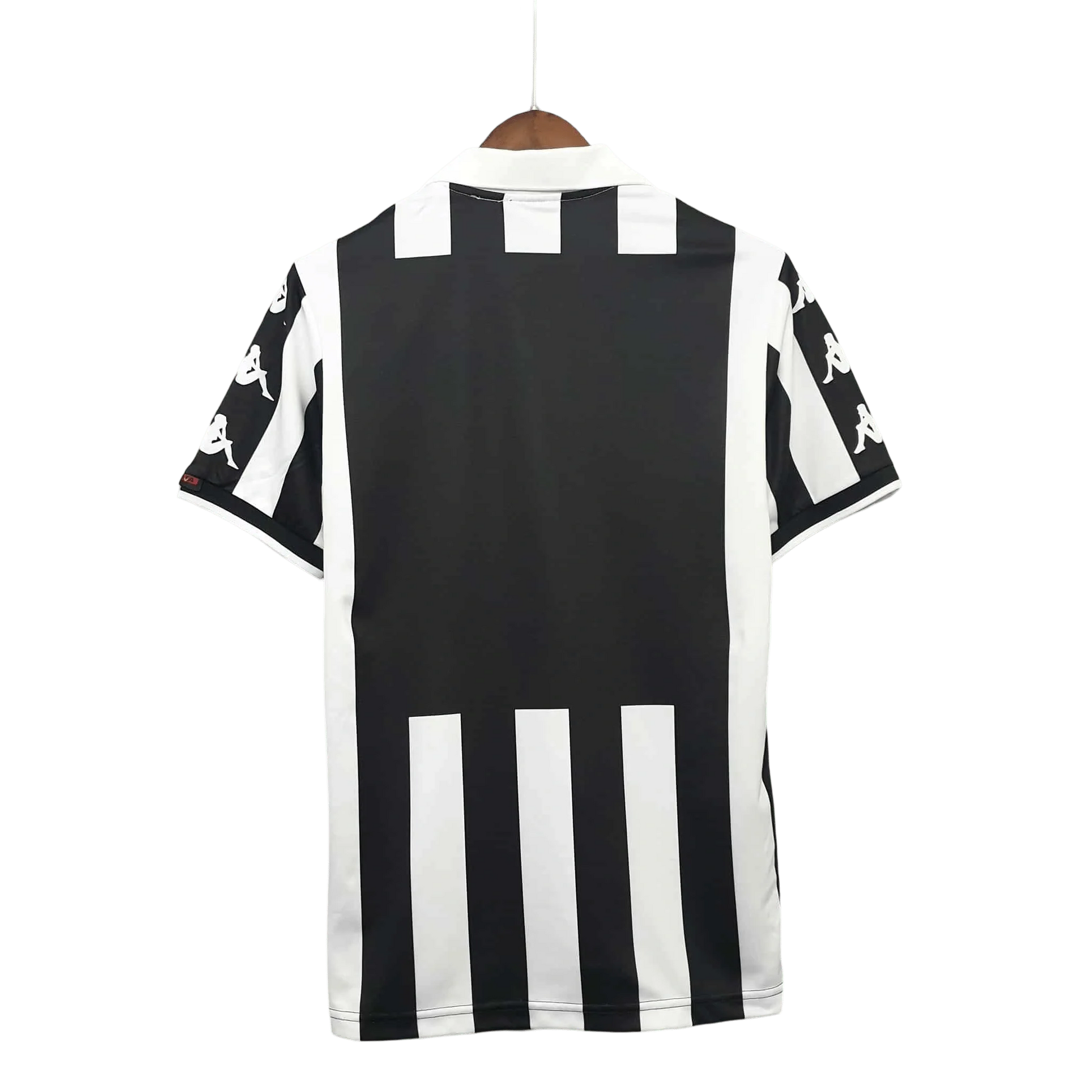 https://cdn.shopify.com/s/files/1/0826/7228/8075/files/19992000-juventus-d-liberta-digitale-home-retro-kit-classickits433-641613.webp?v=1741198796