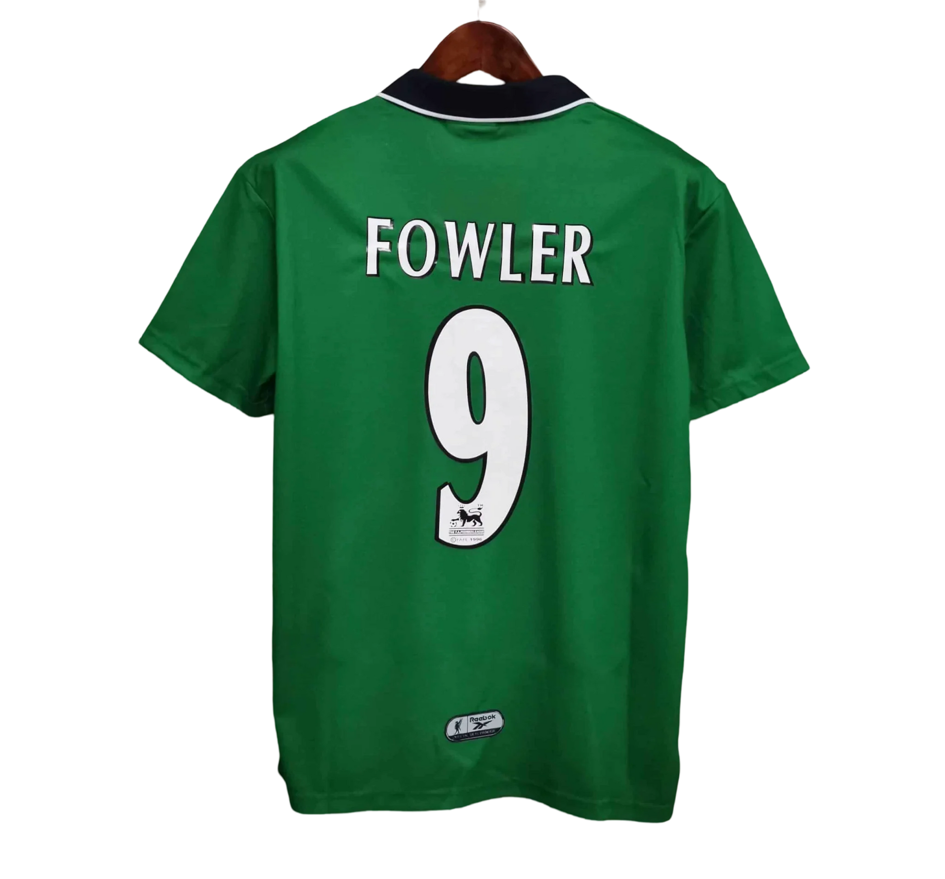 https://cdn.shopify.com/s/files/1/0826/7228/8075/files/19992000-liverpool-carlsberg-green-away-retro-kit-classickits433-216398.webp?v=1741199198