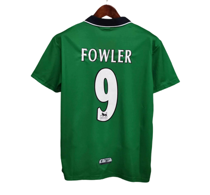 https://cdn.shopify.com/s/files/1/0826/7228/8075/files/19992000-liverpool-carlsberg-green-away-retro-kit-classickits433-216398.webp?v=1741199198