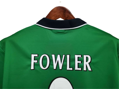 https://cdn.shopify.com/s/files/1/0826/7228/8075/files/19992000-liverpool-carlsberg-green-away-retro-kit-classickits433-274768.webp?v=1741199199
