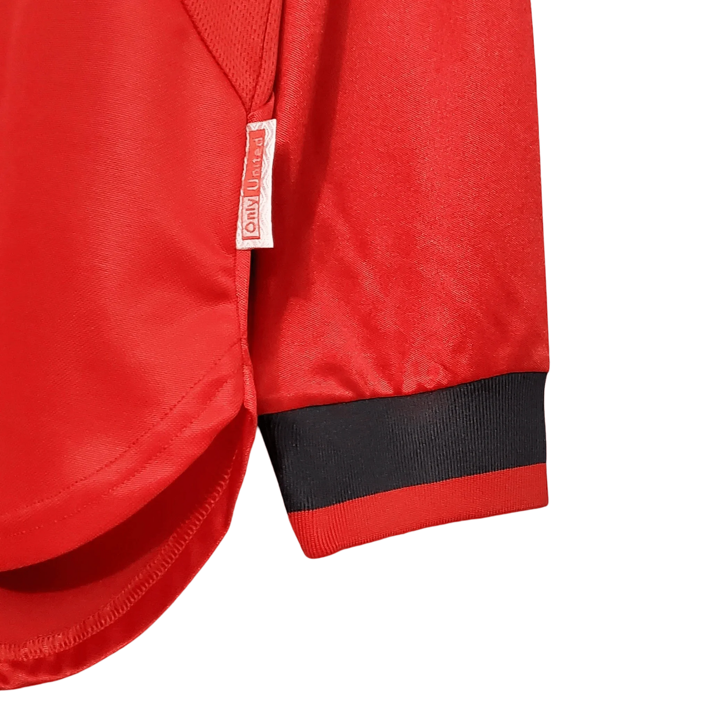 https://cdn.shopify.com/s/files/1/0826/7228/8075/files/19992000-manchester-united-sharp-international-retro-kit-long-sleeves-classickits433-439815.webp?v=1741197749