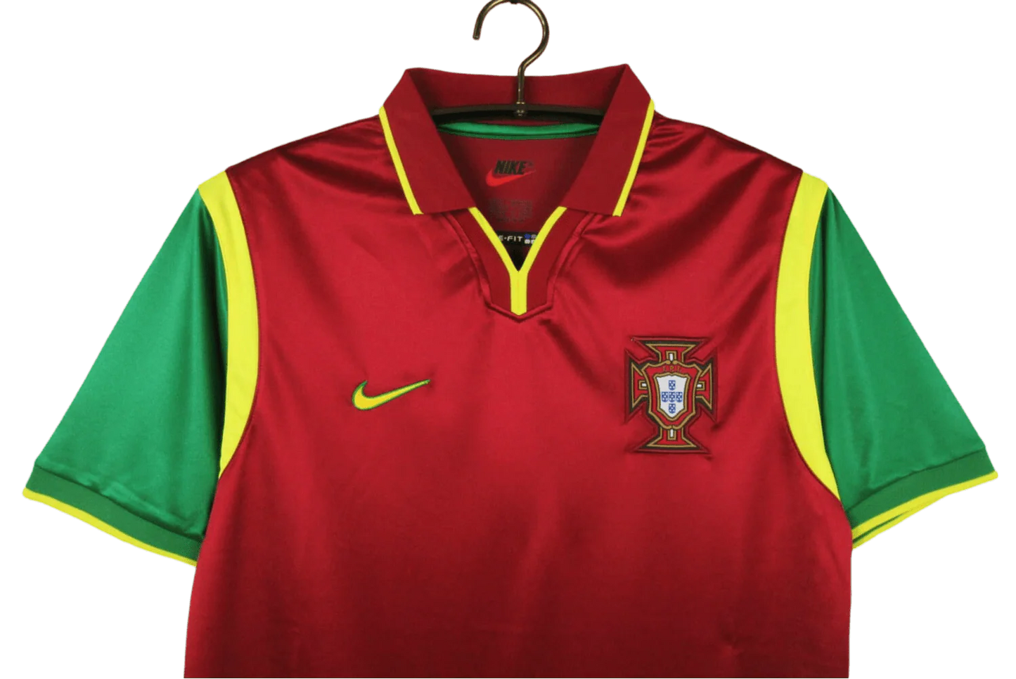 https://cdn.shopify.com/s/files/1/0826/7228/8075/files/19992000-portugal-home-retro-jersey-186947.webp?v=1741198524