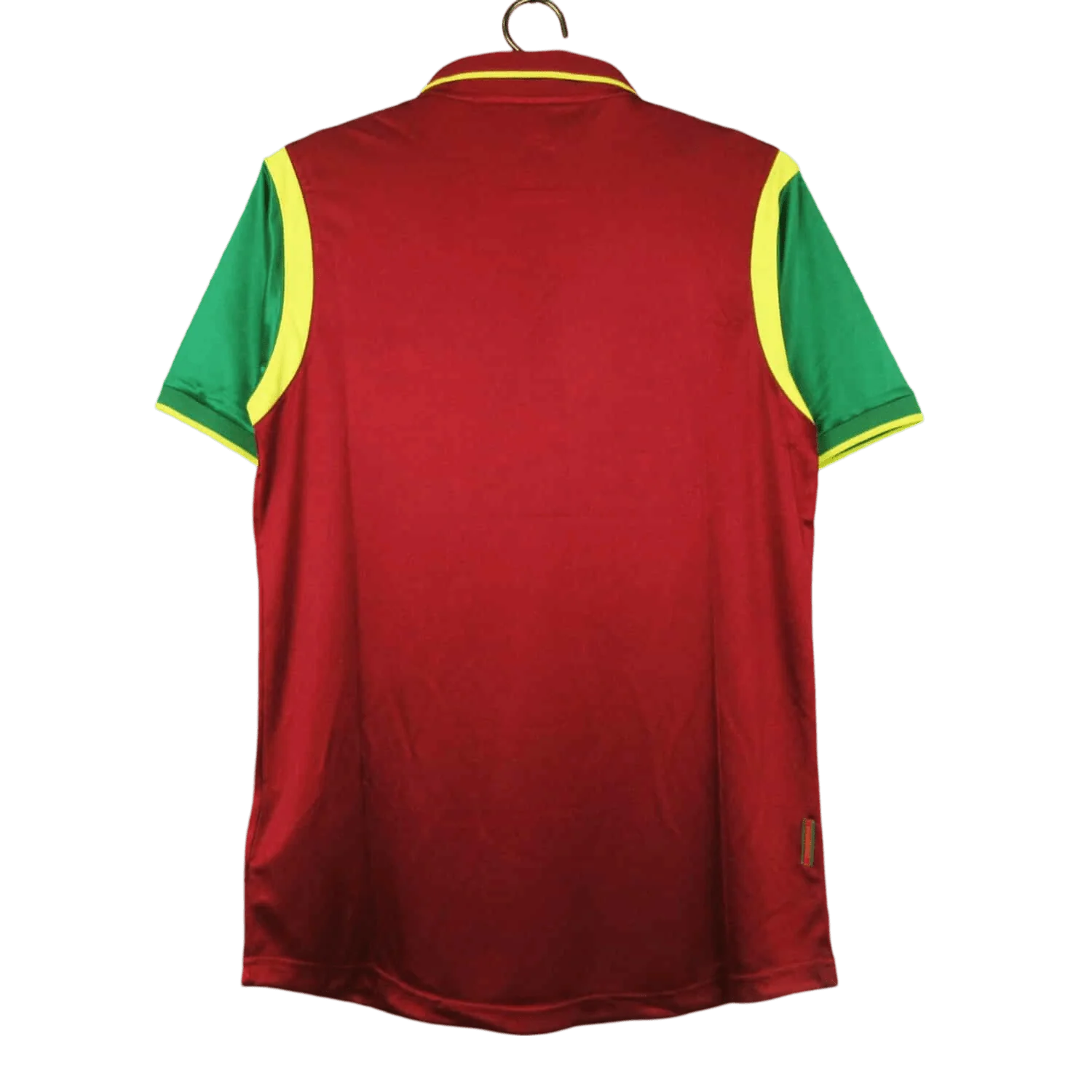 https://cdn.shopify.com/s/files/1/0826/7228/8075/files/19992000-portugal-home-retro-jersey-285456.webp?v=1741198525