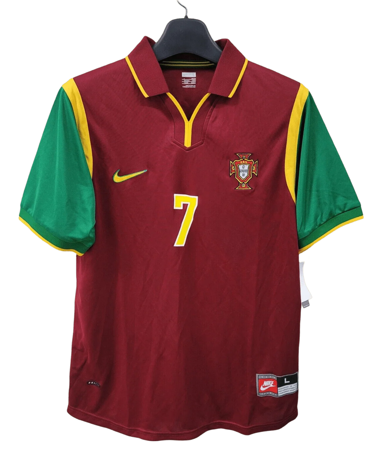 https://cdn.shopify.com/s/files/1/0826/7228/8075/files/19992000-portugal-home-retro-jersey-598071.webp?v=1741198524