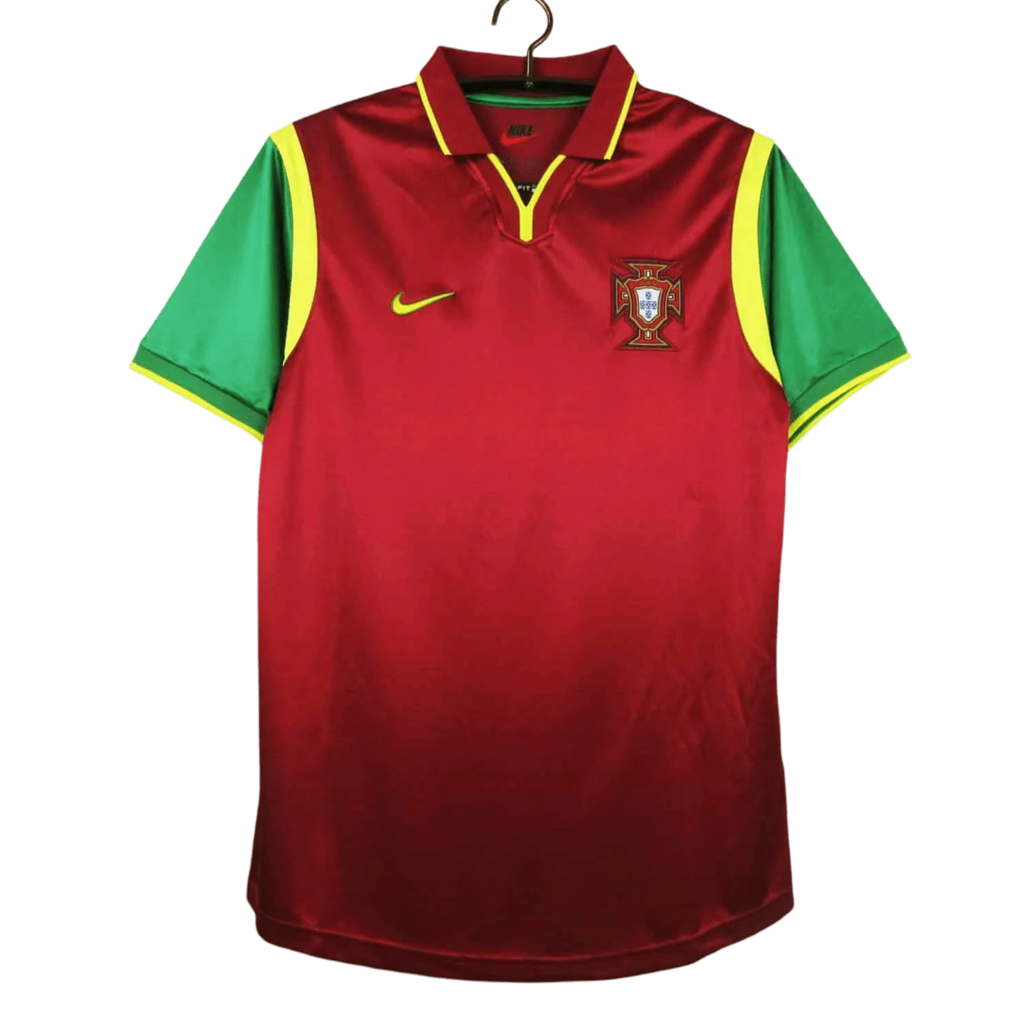 https://cdn.shopify.com/s/files/1/0826/7228/8075/files/19992000-portugal-home-retro-jersey-752985.webp?v=1741198523