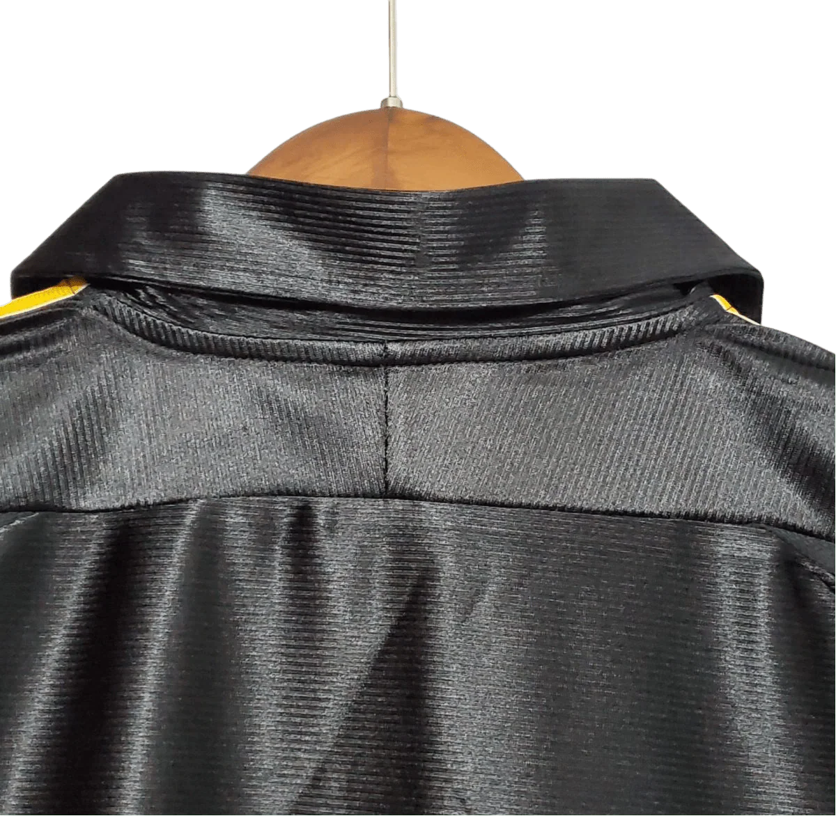 https://cdn.shopify.com/s/files/1/0826/7228/8075/files/19992000-real-madrid-teka-black-away-retro-kit-classickits433-281143.webp?v=1741199019