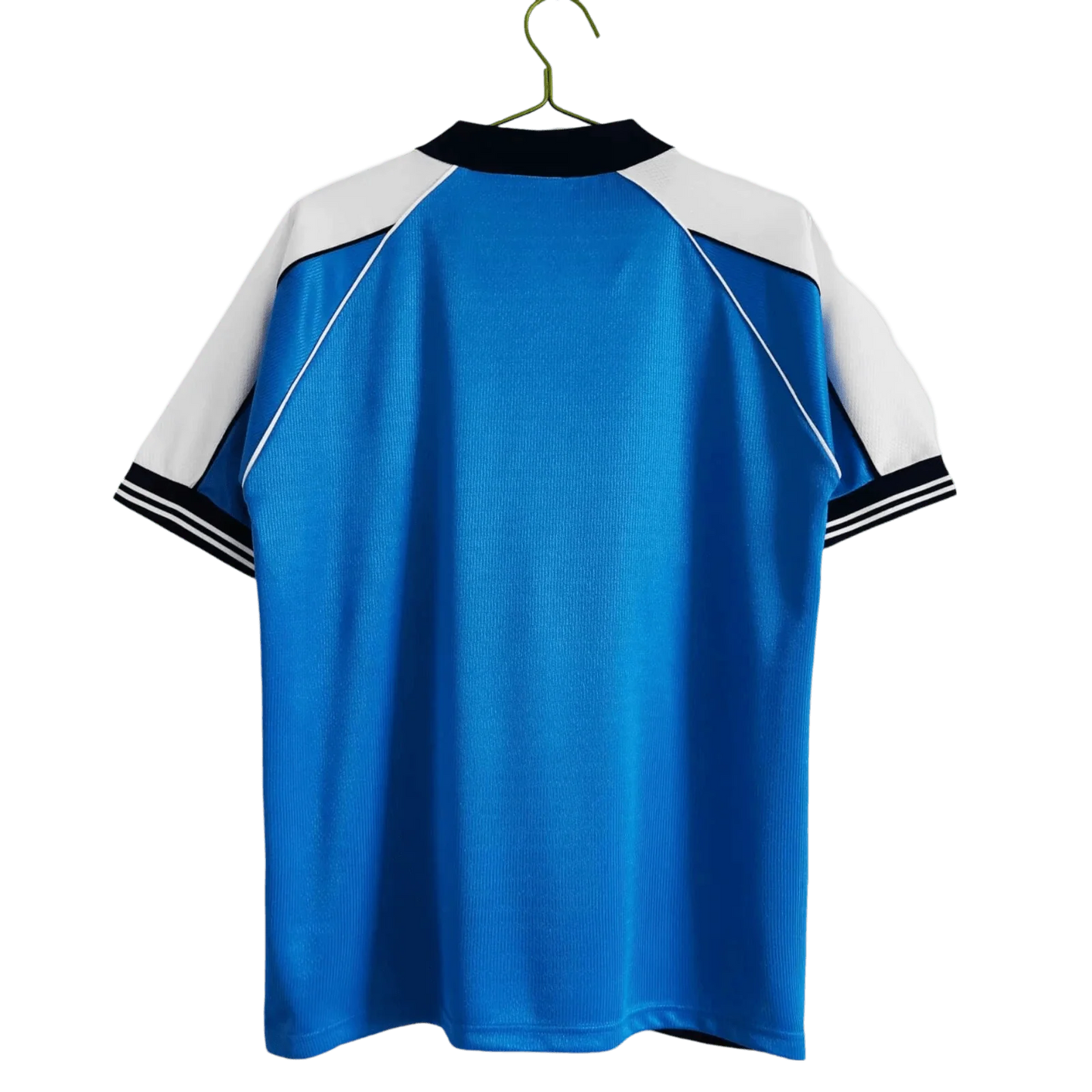 https://cdn.shopify.com/s/files/1/0826/7228/8075/files/19992001-manchester-city-eidos-home-retro-kit-classickits433-103291.webp?v=1741199200