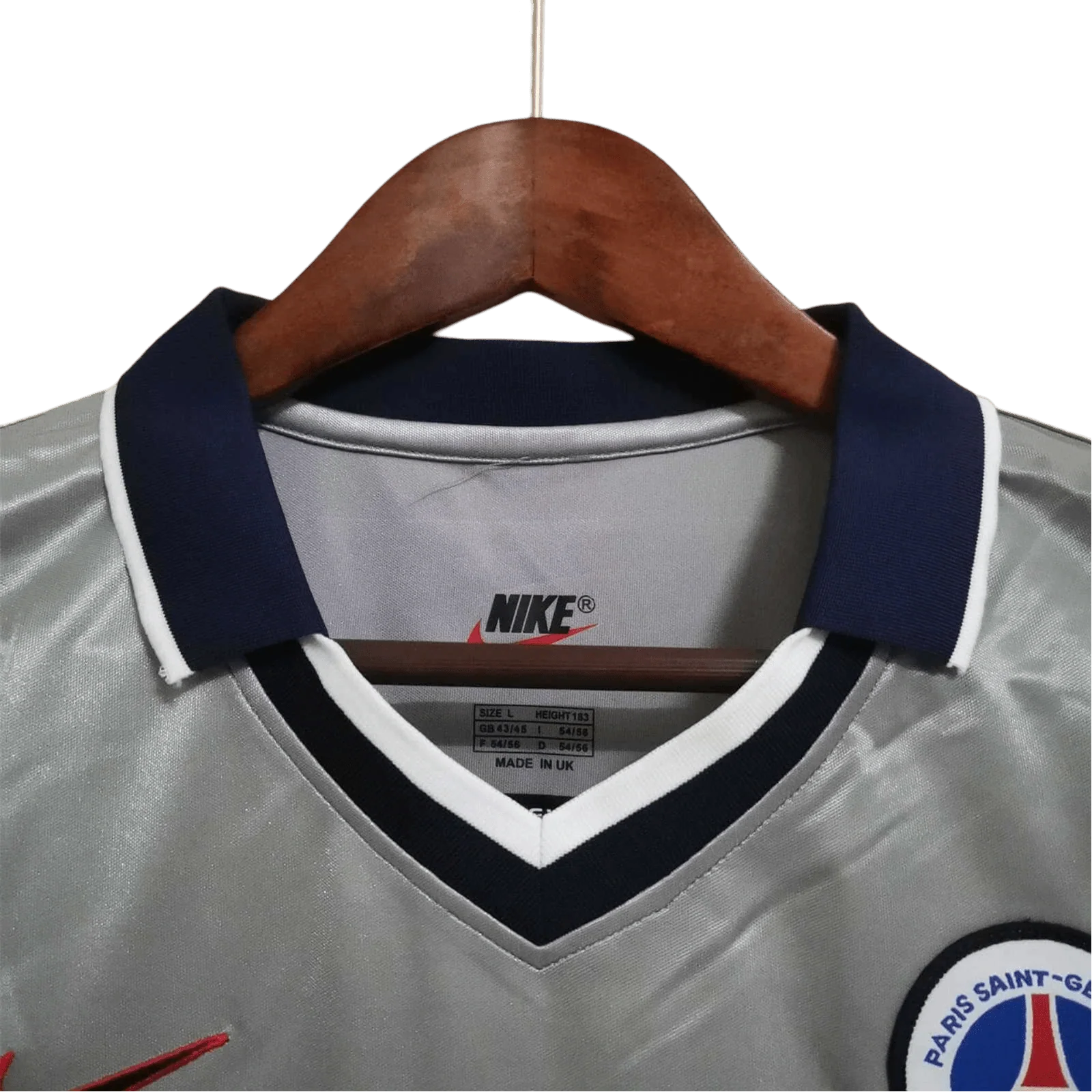 https://cdn.shopify.com/s/files/1/0826/7228/8075/files/2000-2001-paris-saint-germain-opel-grey-away-retro-kit-217965.webp?v=1741199394