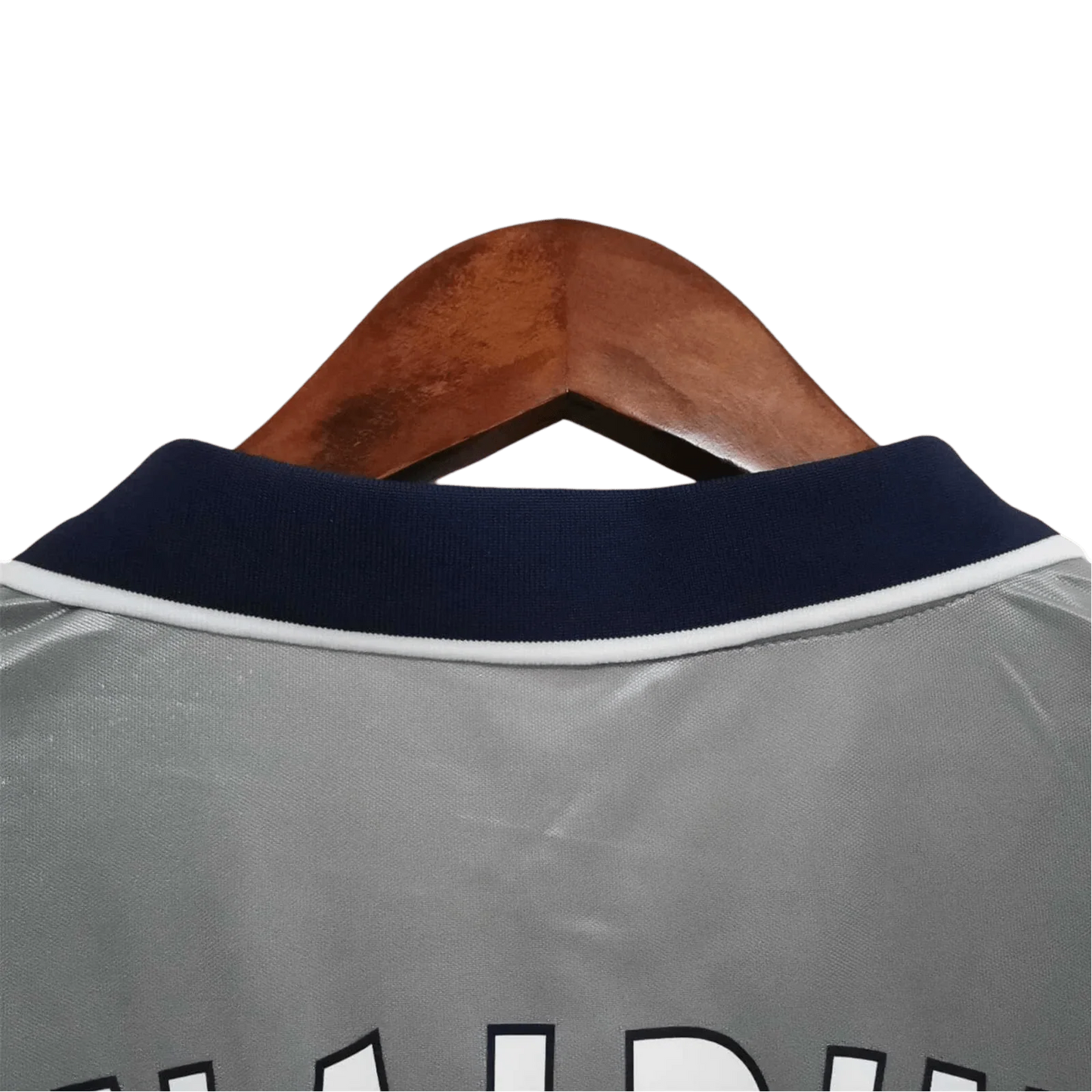 https://cdn.shopify.com/s/files/1/0826/7228/8075/files/2000-2001-paris-saint-germain-opel-grey-away-retro-kit-769387.webp?v=1741199394