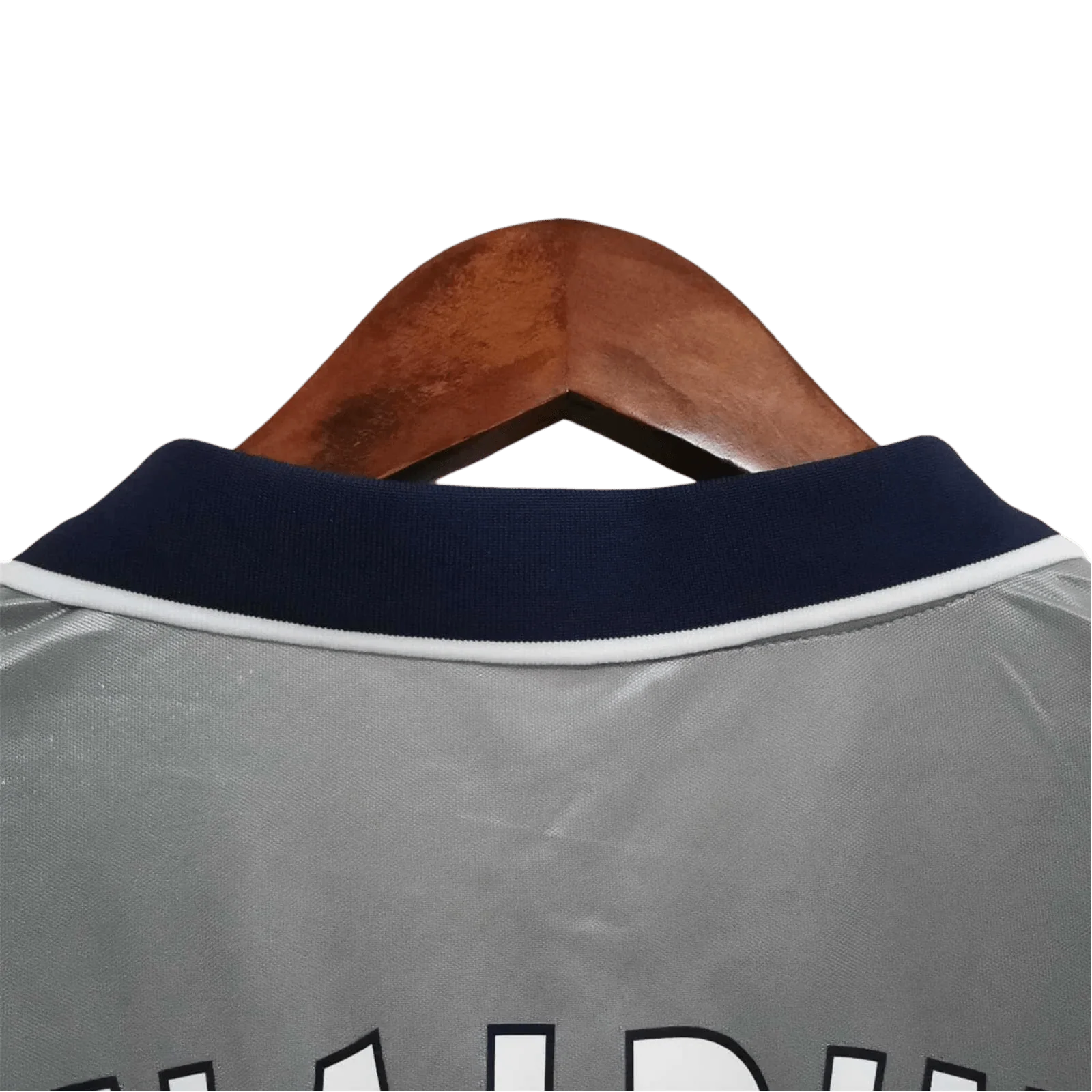 https://cdn.shopify.com/s/files/1/0826/7228/8075/files/2000-2001-paris-saint-germain-opel-grey-away-retro-kit-769387.webp?v=1741199394