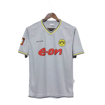 https://cdn.shopify.com/s/files/1/0826/7228/8075/files/2000-borussia-dortmund-eon-away-retro-kit-classickits433-734581.webp?v=1741197747
