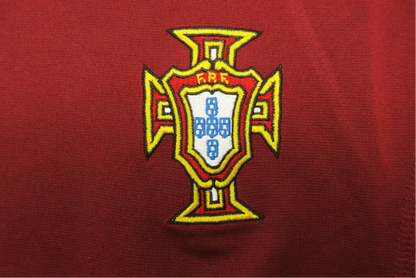 https://cdn.shopify.com/s/files/1/0826/7228/8075/files/2000-portugal-home-retro-kit-148330.webp?v=1741197035