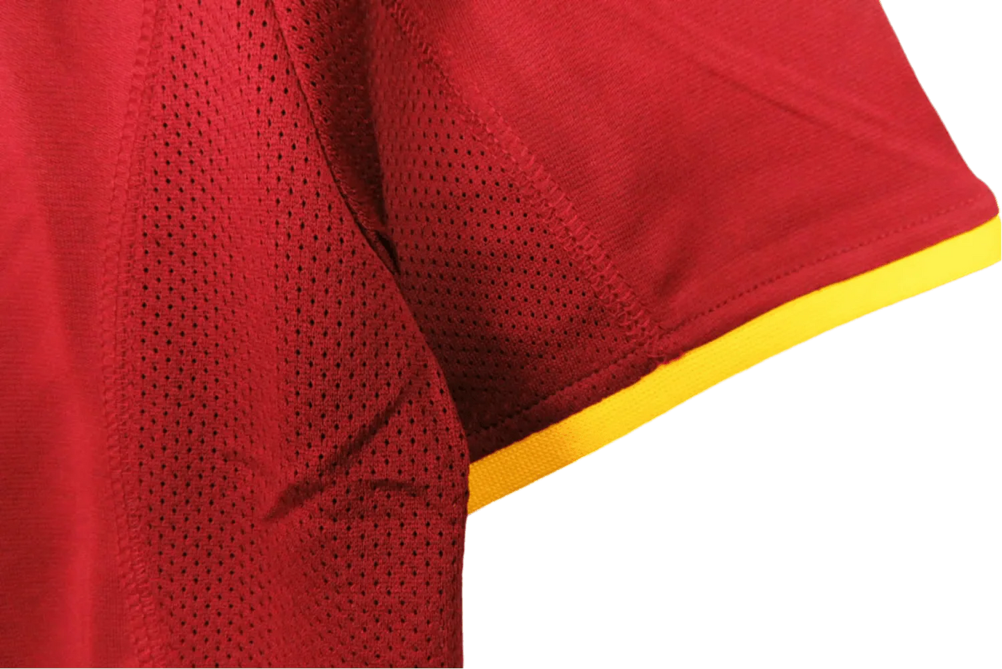 https://cdn.shopify.com/s/files/1/0826/7228/8075/files/2000-portugal-home-retro-kit-495247.webp?v=1741197036