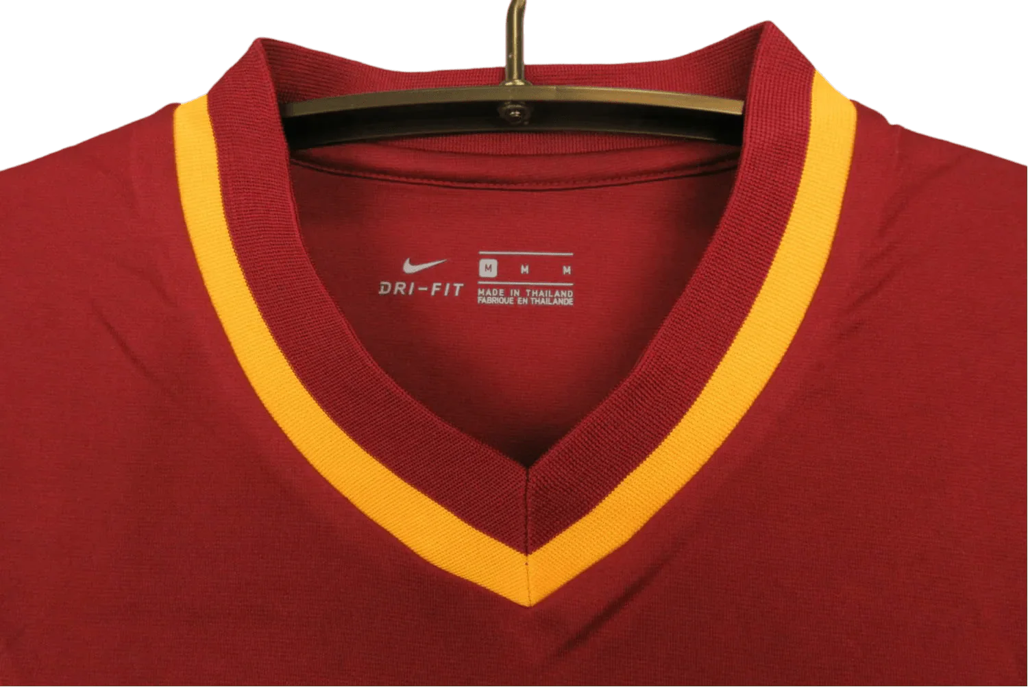 https://cdn.shopify.com/s/files/1/0826/7228/8075/files/2000-portugal-home-retro-kit-762901.webp?v=1741197032