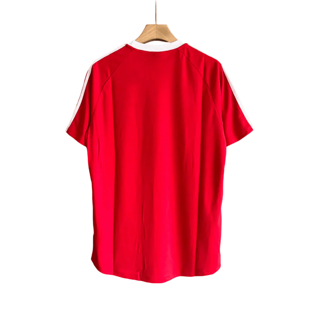 https://cdn.shopify.com/s/files/1/0826/7228/8075/files/20002001-bayern-munich-opel-home-retro-kit-classickits433-441837.webp?v=1741197751