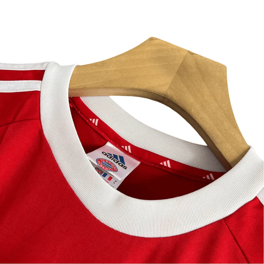 https://cdn.shopify.com/s/files/1/0826/7228/8075/files/20002001-bayern-munich-opel-home-retro-kit-classickits433-992911.webp?v=1741197753