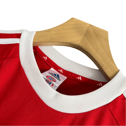 https://cdn.shopify.com/s/files/1/0826/7228/8075/files/20002001-bayern-munich-opel-home-retro-kit-classickits433-992911.webp?v=1741197753