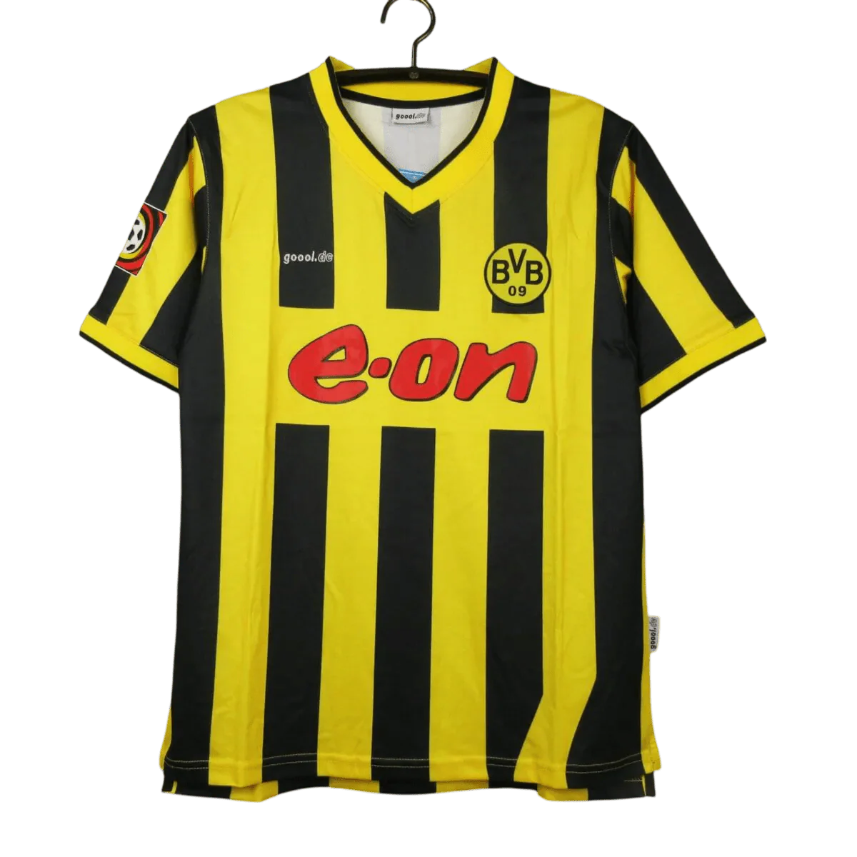 https://cdn.shopify.com/s/files/1/0826/7228/8075/files/20002001-borussia-dortmund-eon-home-retro-kit-classickits433-290525.webp?v=1741197742