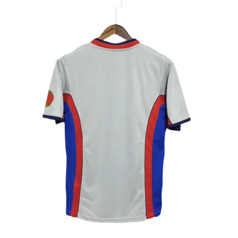 https://cdn.shopify.com/s/files/1/0826/7228/8075/files/20002001-fc-barcelona-away-retro-kit-classickits433-491048.webp?v=1741197540