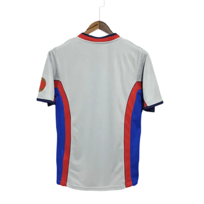 https://cdn.shopify.com/s/files/1/0826/7228/8075/files/20002001-fc-barcelona-away-retro-kit-classickits433-491048.webp?v=1741197540