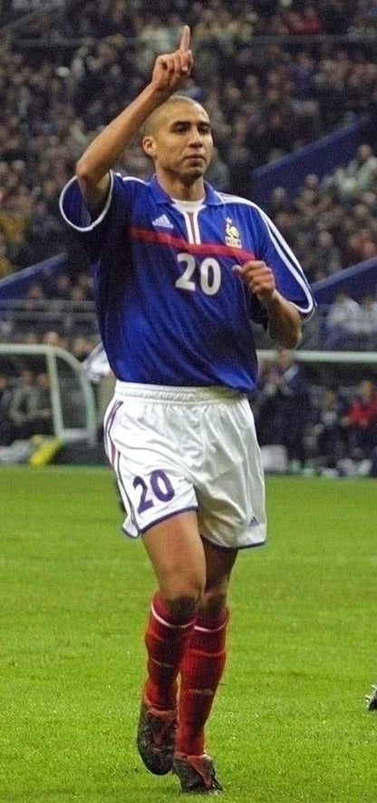 https://cdn.shopify.com/s/files/1/0826/7228/8075/files/20002001-france-home-retro-jersey-826526.webp?v=1741198518