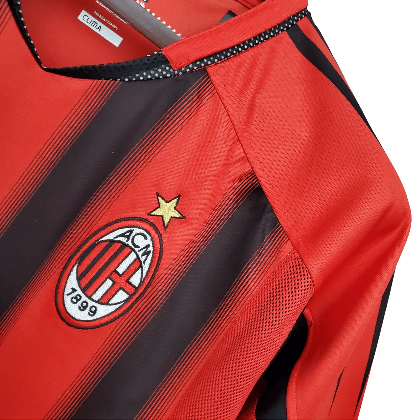 https://cdn.shopify.com/s/files/1/0826/7228/8075/files/20002002-ac-milan-opel-home-retro-kit-296209.webp?v=1741197455