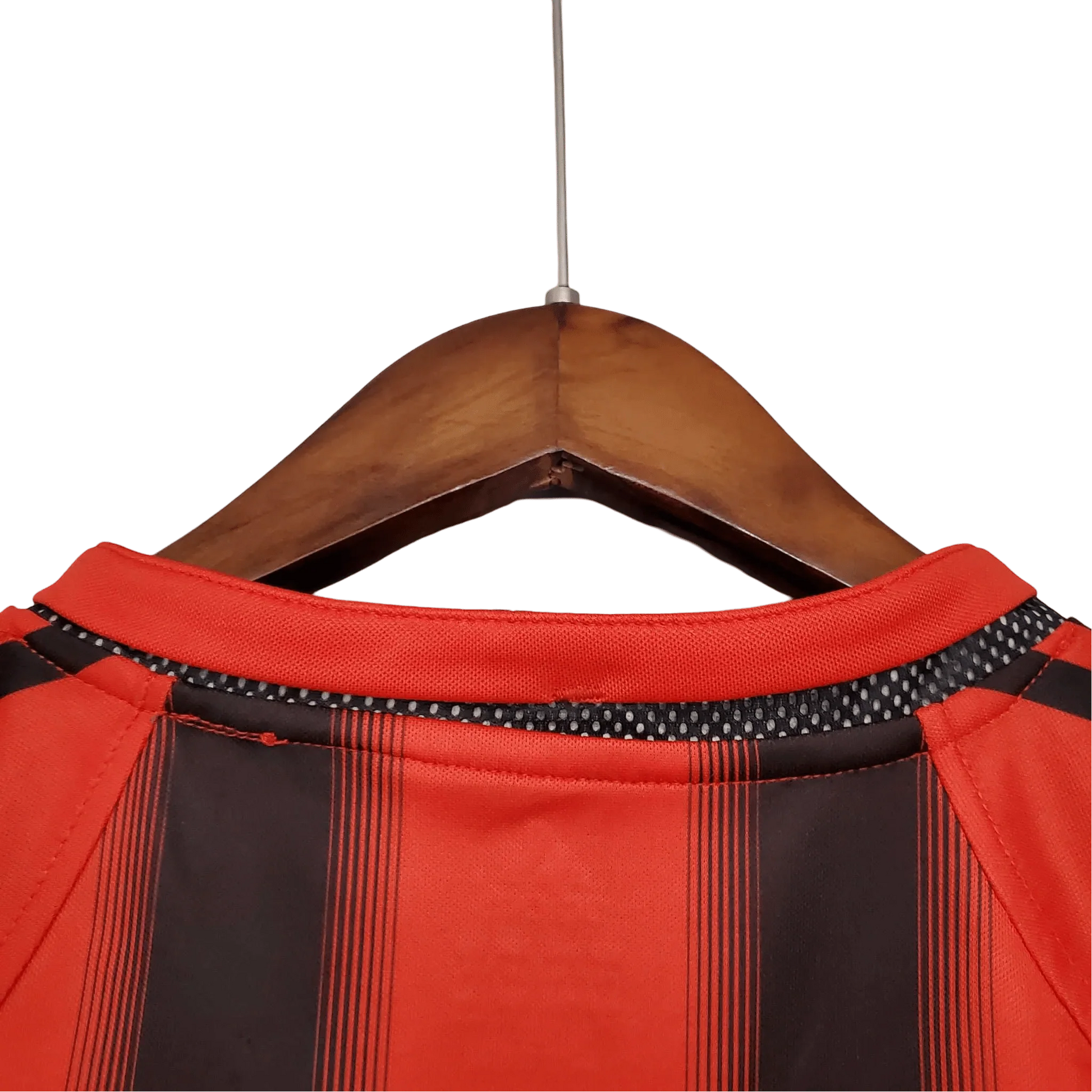 https://cdn.shopify.com/s/files/1/0826/7228/8075/files/20002002-ac-milan-opel-home-retro-kit-743778.webp?v=1741197455