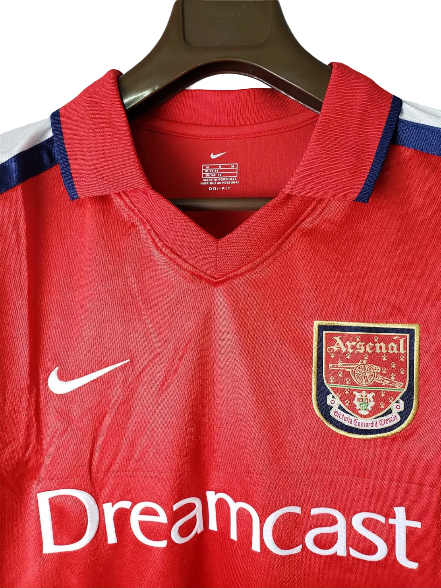 https://cdn.shopify.com/s/files/1/0826/7228/8075/files/20002002-arsenal-dreamcast-home-retro-kit-long-sleeve-classickits433-462005.webp?v=1741198356