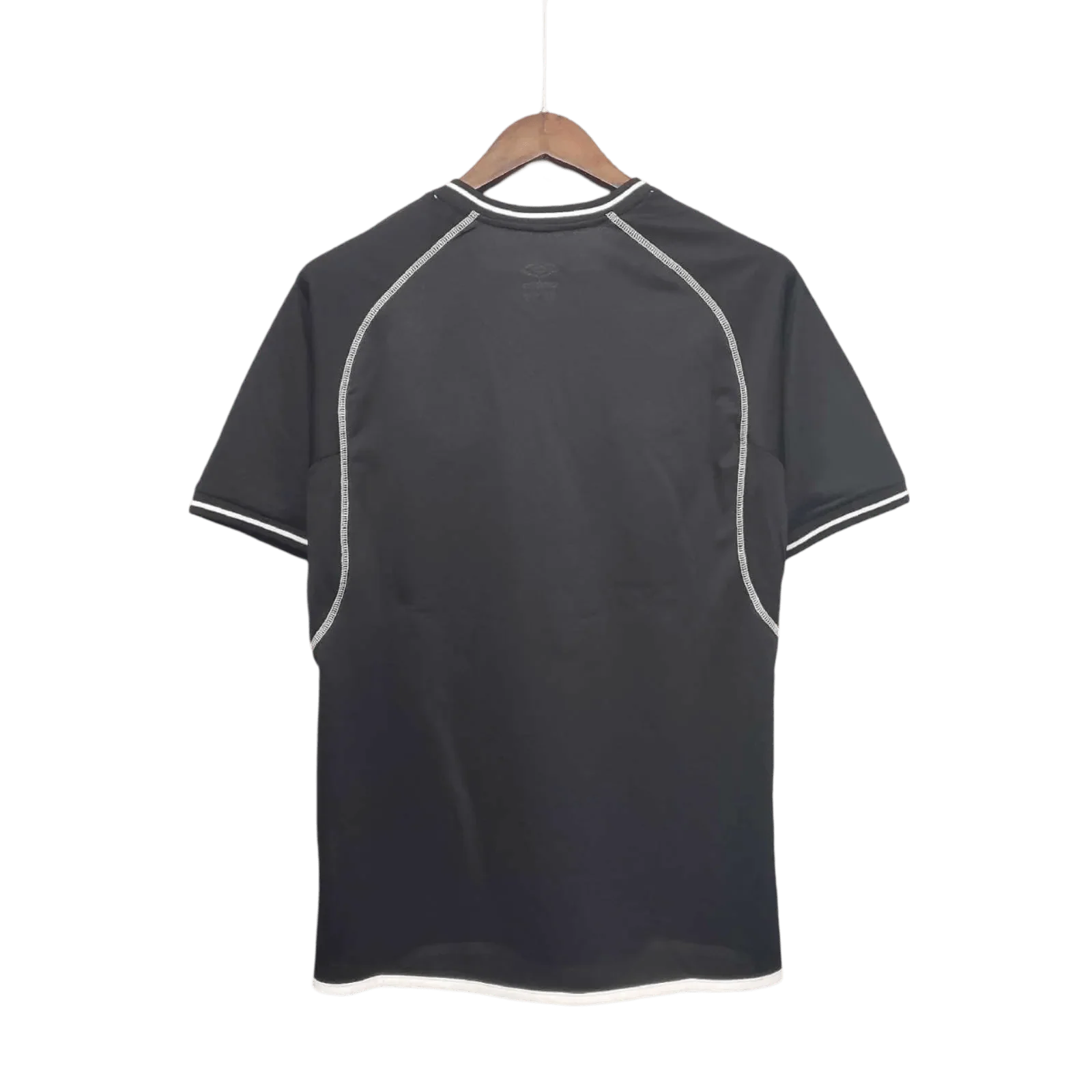 https://cdn.shopify.com/s/files/1/0826/7228/8075/files/20002002-manchester-united-vodafone-goalkeeper-retro-kit-classickits433-487417.webp?v=1741197620