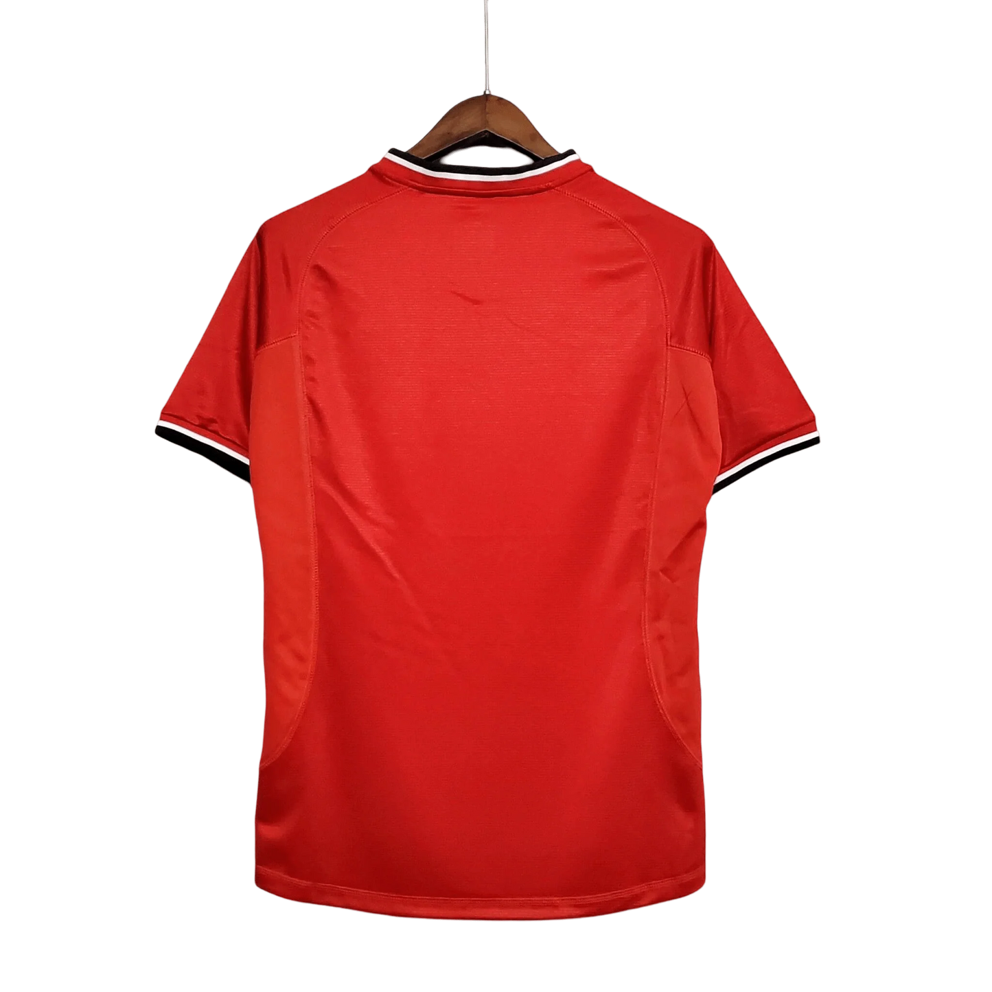 https://cdn.shopify.com/s/files/1/0826/7228/8075/files/20002002-manchester-united-vodafone-home-retro-kit-classickits433-895698.webp?v=1741199183
