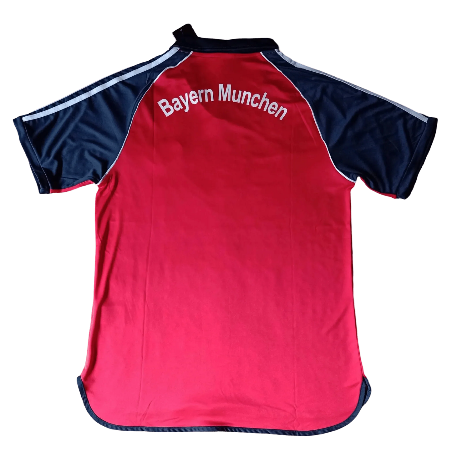 https://cdn.shopify.com/s/files/1/0826/7228/8075/files/20012002-bayern-munich-opel-home-retro-kit-classickits433-610451.webp?v=1741197837