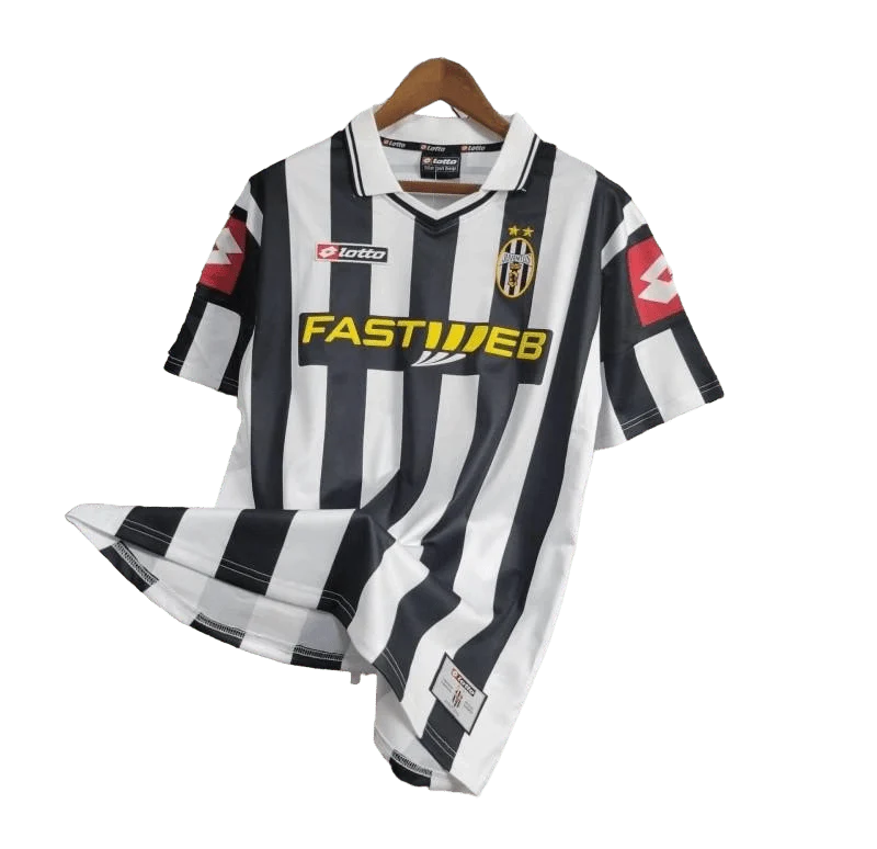 https://cdn.shopify.com/s/files/1/0826/7228/8075/files/20012002-juventus-fastweb-home-retro-kit-classickits433-842738.webp?v=1741198761