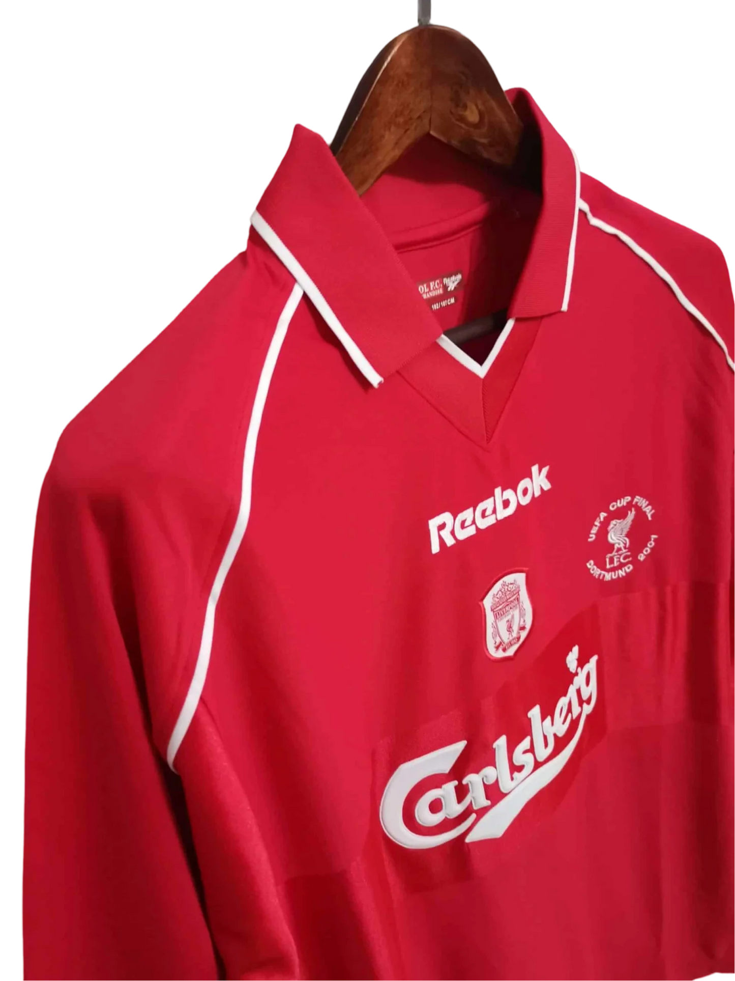 https://cdn.shopify.com/s/files/1/0826/7228/8075/files/20012002-liverpool-carlsberg-home-retro-kit-classickits433-244028.webp?v=1741199189