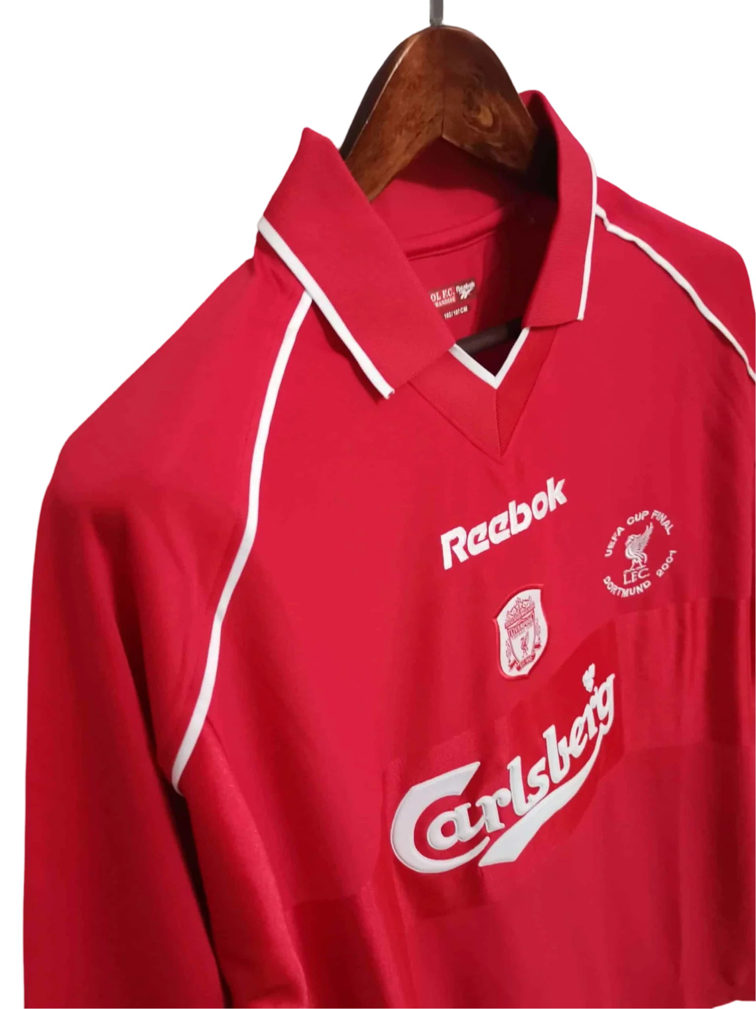 https://cdn.shopify.com/s/files/1/0826/7228/8075/files/20012002-liverpool-carlsberg-home-retro-kit-classickits433-244028.webp?v=1741199189